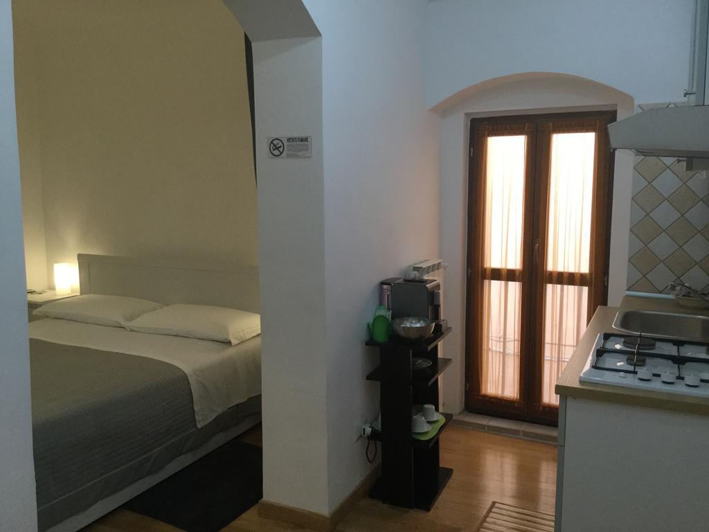 La Piazzetta B&B - Mini Appartamento Con Ingresso Indipendente อิแซร์เนีย ภายนอก รูปภาพ